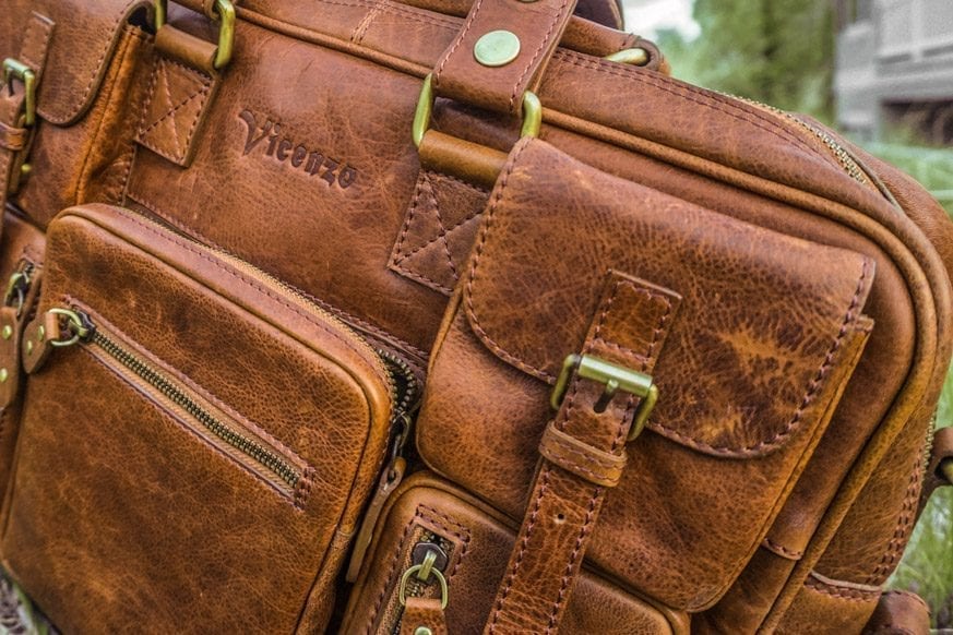 The Ultimate Guide: Full Grain Leather vs Genuine Leather – BONAVENTURA